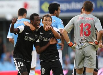 El delantero camerunés del Málaga Fabrice Olinga le marcó al Celta el 18 de agosto de 2012 con 16 años y 98 días.