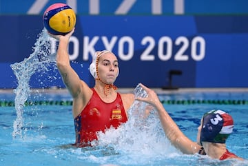 La jugadora del CN Rubí fue la gran sorpresa de la lista de Miki Oca para los Juegos de Tokio, a los que acudió con sólo 17 años. En octubre, junto a su hermana Ariadna (19) llevó a la Selección júnior al oro mundial en Israel. 