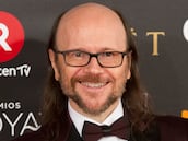 Santiago Segura recomienda esta película de comedia salvaje de hace 20 años: “Sigue igual de divertida que la primera vez”