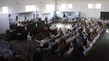 La asamblea de la AFA, durante un momento de la votación.