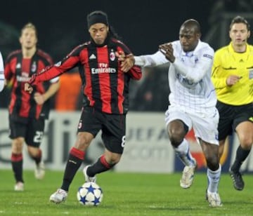 La primera temporada de Mario Yepes en Milan la compartió con el crack y balón de oro Ronaldinho