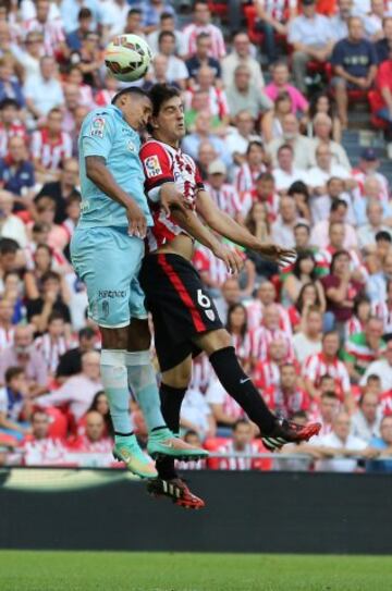 Jhon Andres Córdoba y Mikel San José.