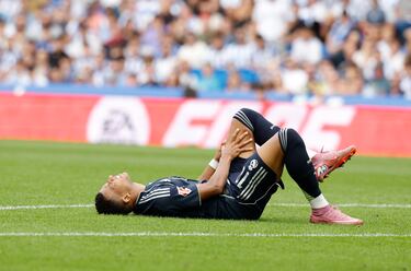 Tras una gran jugada individual, Mbappé se dolió de su muslo izquierdo