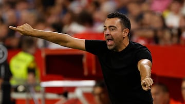 SEVILLA, 03/09/2022.- Xavi Hernández, entrenador del FC Barcelona, durante el partido de la cuarta jornada de LaLiga que Sevilla FC y FC Barcelona juegan hoy sábado en el estadio Sánchez-Pizjuán, en Sevilla. EFE/Julio Muñoz
