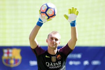 Cillessen was unveiled by Barça on Friday.