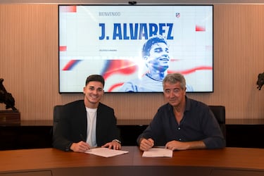 Oficial: Juli¨¢n Alvarez ficha por el Atleti, la bomba del mercado