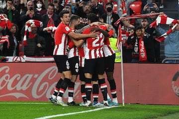 2-0. Iñaki Williams celebra el segundo gol que marca de penalti.