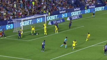 La secuencia que descompuso al Villarreal: dos penaltis, tres paradas y mucha pol¨¦mica