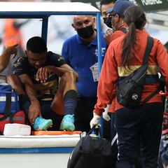 Diogo abandona el Chivas ante Pumas por lesión