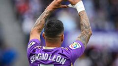 VALLADOLID, SPAIN - OCTOBER 22: Sergio Leon of Real Valladolid CF celebrates after scoring their team's first goal during the LaLiga Santander match between Real Valladolid CF and Real Sociedad at Estadio Municipal Jose Zorrilla on October 22, 2022 in Valladolid, Spain. (Photo by Octavio Passos/Getty Images)