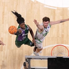 El Unicaja impone su ley a un Tofas Bursa de escasos recursos