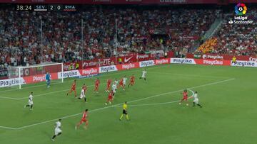 Inexplicable Marcelo en el 3-0: se quitó de en medio por no ir al choque...