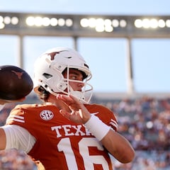 Arch Manning follows in the footsteps of Dak Prescott with all-action performance