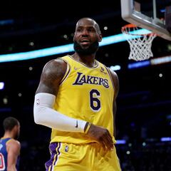 Así es la evolución de los contratos de LeBron James