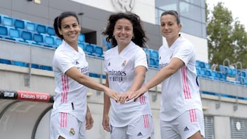 Thaisa, Ivana Andr&eacute;s y Kavi, capitanas del Real Madrid. 