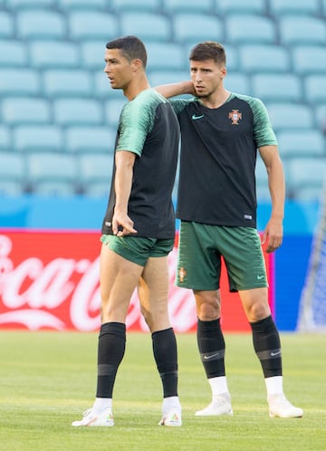 Portugal se prepara para su debut frente a España