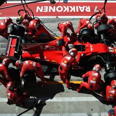 Motor racing-Ferrari continue with tobacco sponsor