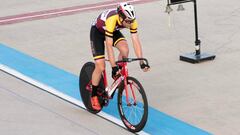 Mauro Rato rueda durante los campeonatos universitarios de pista de Estados Unidos.