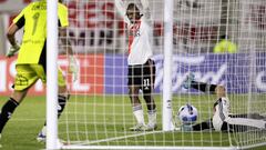 Futbol, River Plate vs Colo Colo.
Copa Libertadores 2022.
El jugador de River Plate Nicolas de la Cruz, centro, celebra su gol contra Colo Colo durante el partido por el grupo F de la Copa Libertadores realizado en el estadio Monumental, Buenos Aires, Argentina.
19/05/2022
Fotobairesarg/Photosport

Football, River Plate vs Colo Colo.
2022 Copa Libertadores Championship.
River Plate’s player Nicolas de la Cruz, center , celebrates his goal against Colo Colo during the match of group F of the Copa Libertadores championship held at the Monumental stadium in Buenos Aires, Argentina.
05/19/2022
Fotobairesarg/Photosport