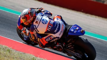 ALCAÑIZ (TERUEL), 16/09/2022.- El piloto de Moto2 Arón Canet (Flexbox HP40) durante la segunda carrera de entrenamiento del Gran Premio Animoca Brands de Aragón que se celebra este fin de semana en el circuito turolense de de Motorland Alcañiz. EFE/ Javier Cebollada
