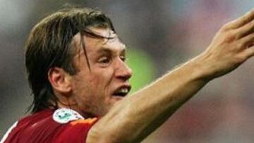 <B>INTERÉS.</B> La Juventus reconoce su interés por Cassano, pero no ve factible su fichaje por razones económicas.