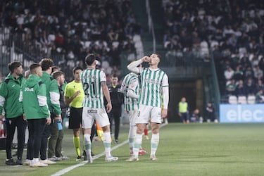 Casi un calco de sí mismo