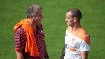 Zico, ayer con Sneijder.