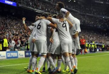 Partido de la Champions League, grupo B. Real Madrid-Juventus. 1-0. Cristiano Ronaldo celebra el primer tanto con sus compañeros.