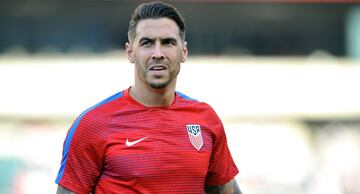 Su proceso formativo fue en la Universidad de Rhode Island y posteriormente fue seleccionado por Houston Dynamo en el SuperDraft de 2008.