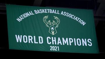 El partido inaugural de la temporada supuso que los Bucks, campeones, recibiesen el anillo de campeón en una preciosa ceremonia ante su público.