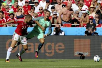 Cristiano Ronaldo y Roland Juhasz.