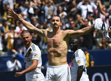 Las imágenes de la remontada del Galaxy en pies de Zlatan