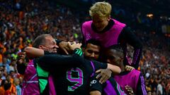 Bayern Munich's English forward #09 Harry Kane celebrates with team mates after scoring a goal during the UEFA Champions League group stage football match between Galatasaray and Bayern Munich at the Ali Sami Yen Spor Kompleksi in Istanbul on October 24, 2023. (Photo by YASIN AKGUL / AFP)