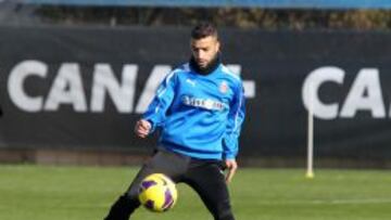 Simao pone fin a los rumores: "Me siento muy feliz aquí"