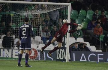 Gol de Lolo Reyes. 1-0.