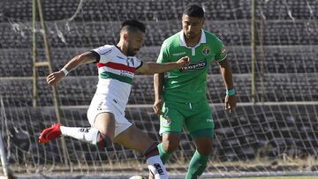 Palestino vs Audax Italiano
Quinta Fecha, campeonato nacional 2018
El jugador de Palestino, José Luis Muñoz disputa el balon con Carlos Labrín, Audax Italiano durante el partido de primera division en el estadio La Cisterna de Santiago, Chile.
02/03/2018
Ramon Monroy/Photosport
Football, Palestino vs Audax Italiano
Fifth date, National Championship 2018
Palestino´s player José Luis Muñoz battles for the ball against Carlos Labrín Audax Italiano during the first division football match at the La Cisterna stadium in Santiago, Chile.
02/03/2018
Ramon Monroy/Photosport