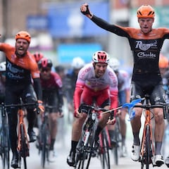 Asselman emergió entre el temporal y es el primer líder