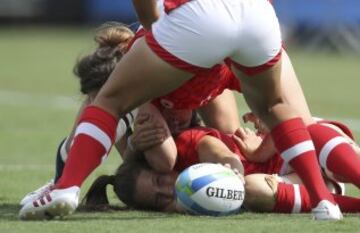 Rugby femenino entre Canadá y Gran Bretaña.  