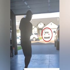 La surrealista manera de jugar al golf sin pelota y acabar rompiéndole el Mercedes al vecino