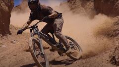 Andreu Lacondeguy practicando MTB en Chile en 2023. 