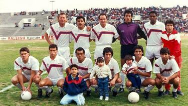 Cobras de Querétaro, que estuvo en Primera División en 1986-87, se muda tras descender a la Segunda División a Ciudad Juárez y un año después asciende al Máximo Circuito.