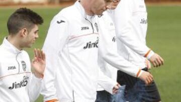 Mathieu, con el petardo.