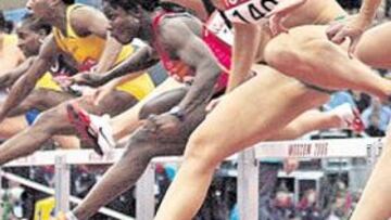 <b>REINAS DE LAS VALLAS. </b>De derecha a izquierda, Kallur (bronce), O' Rourke (oro) y Alozie (plata).