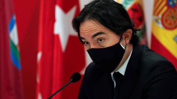 El presidente del Rayo Vallecano, Raúl Martín Presa, durante la presentación de Andoni Iraola como nuevo entrenador del club, hoy en la Ciudad Deportiva Fundación Rayo Vallecano, en Madrid.