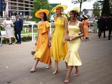 En el hipódromo de Ascot, ciudad al sur de Inglaterra, donde se celebra la tradicional y pintoresca carrera de caballos con la presencia de la familia real británica.