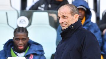 Turin (Italy), 22/12/2022.- Juventus head coach Massimiliano Allegri reacts during the friendly soccer match between Juventus FC and HNK Rijeka at the Allianz Stadium in Turin, Italy, 22 December 2022. (Futbol, Amistoso, Italia) EFE/EPA/Alessandro Di Marco