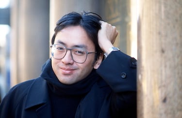 "Quien, en sus novelas de gran fuerza emocional, ha descubierto el abismo bajo nuestro ilusorio sentido de conexión con el mundo". 