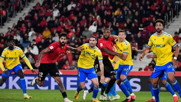 29/11/23 PARTIDO PRIMERA DIVISION
MALLORCA -CADIZ
ZALDUA Y ALCARAZ