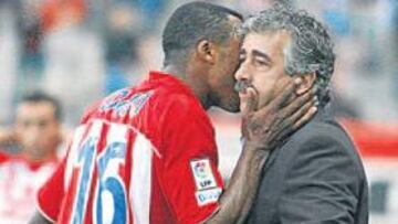 <b>CONSUELO. </b>Congo, tras ser expulsado ante el Castilla, se disculpó ante un desesperado Preciado.