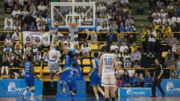 14/04/2018 Star Center Uni Ferrol y Perfumerías Avenida.
El Perfumerías Avenida está a un solo partido de jugar la final del 'play-off' de la Liga Dia tras derrotar este sábado al Star Center Uni Ferrol (95-56) con gran contundencia, dando un paso importante para renovar el título que han conquistado en las dos últimas temporadas.
DEPORTES
STAR CENTER UNI FERROL